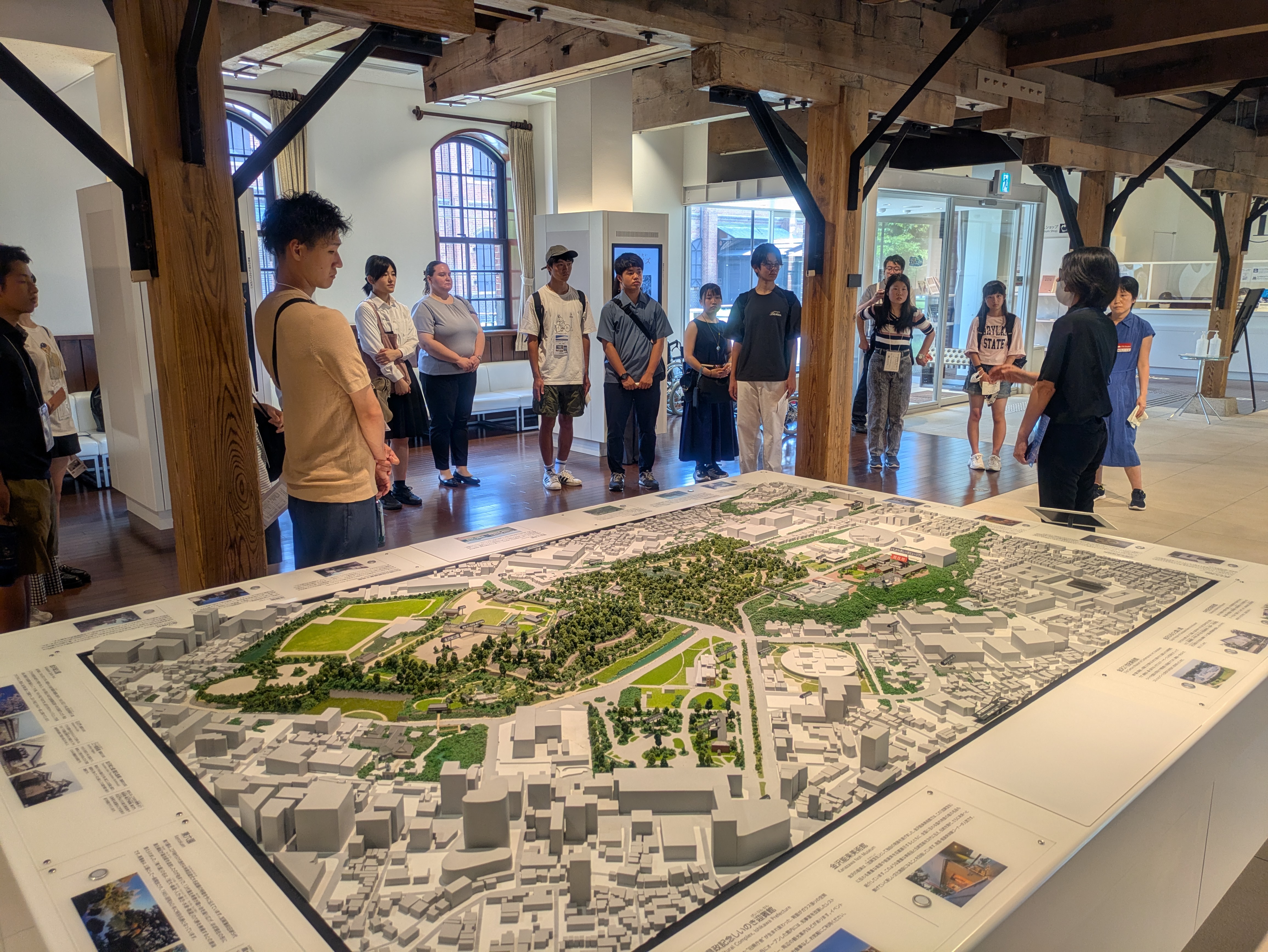 江崎玲於奈賞受賞者研究室見学会14